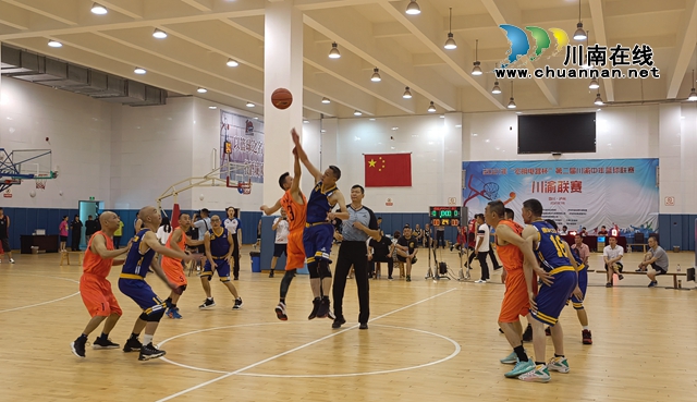 川渝中年篮球赛亮剑泸州：老将不输青春，打造自我快意的篮球江湖(图4)
