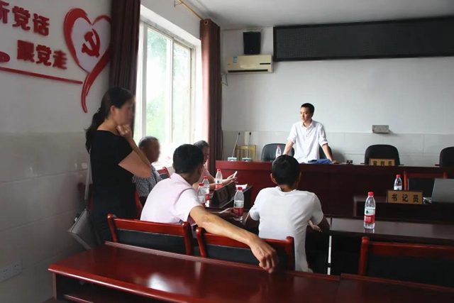 江阳法院巡回审理一起承包地征收补偿费用分配纠纷案(图4) 江阳法院巡回审理一起承包地征收补偿费用分配纠纷案(图4)