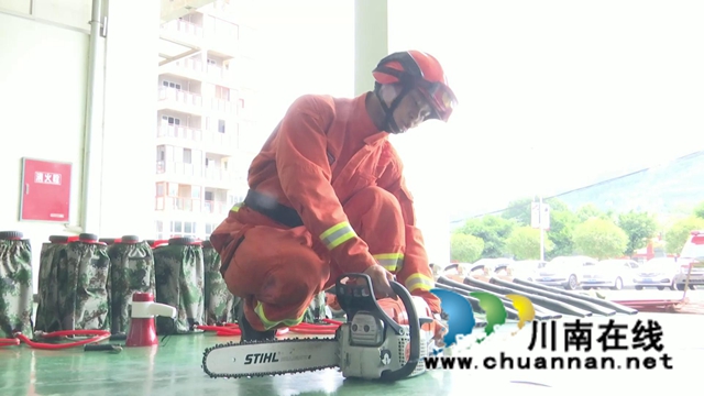 泸州市森林扑火指战员实操培训走进合江