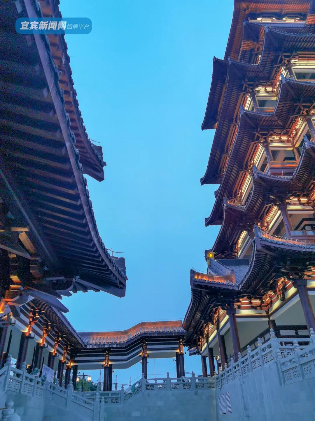 新地标！新网红！宜宾这两个地方火了！一到晚上全是人(图7)