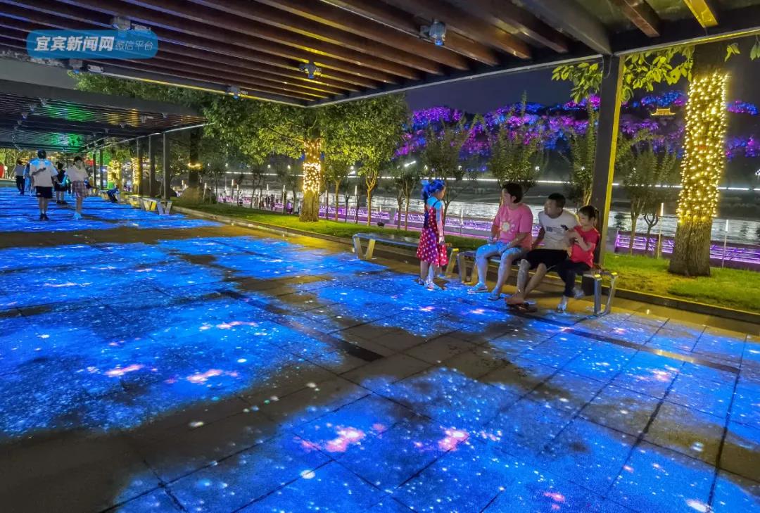 新地标！新网红！宜宾这两个地方火了！一到晚上全是人(图32)