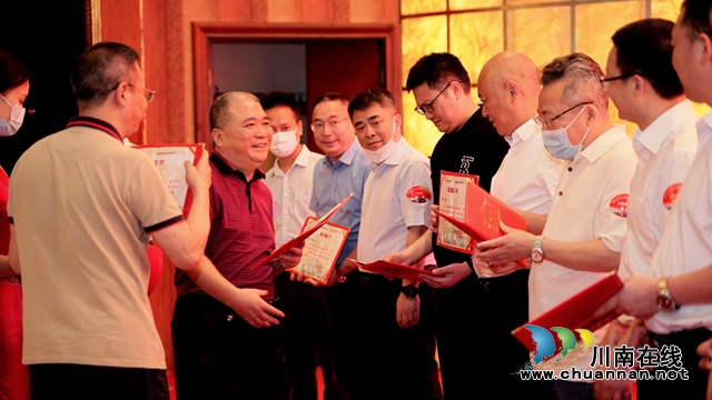 庆祝泸县二中八十华诞泸州地区师生联谊会成功举行(图11)