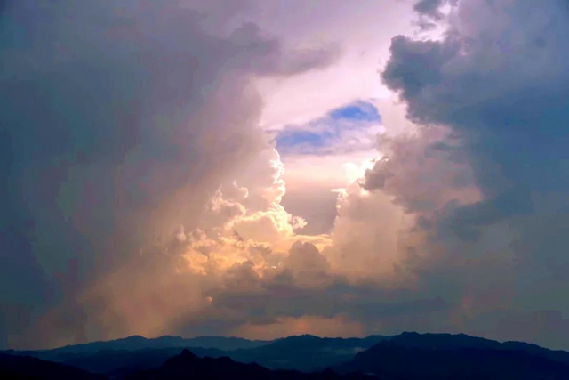 绝美！速来围观古蔺黄荆老林的“七彩”天空(图16)