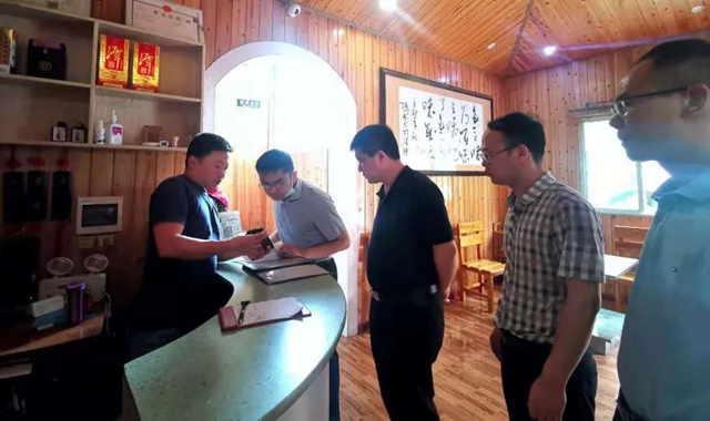 古蔺：“禁渔令”执行得怎样？督查人员走进重点餐馆、村社……