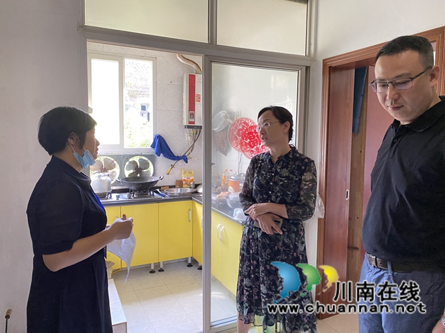 唐敏一行到龙马潭区小市街道调研