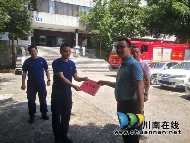 龙马潭区小市街道开展“八一”建军节集中走访慰问活动(图2) 龙马潭区小市街道开展“八一”建军节集中走访慰问活动(图2)