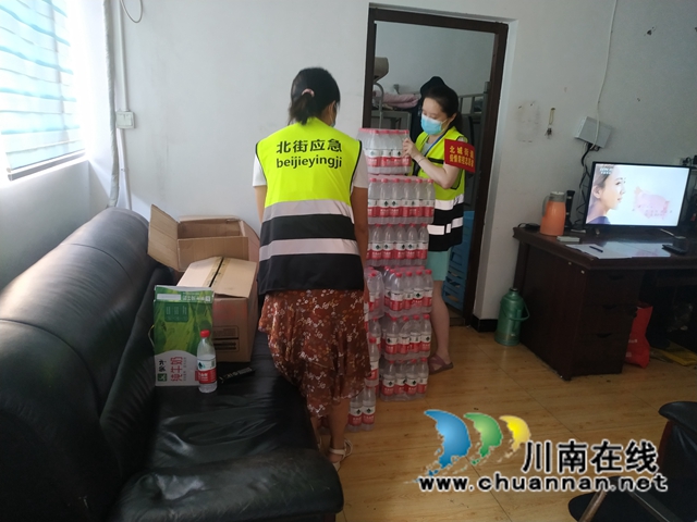 江阳区北城街道皂角巷社区:“小喇叭”发挥疫情宣传大作用(图3) 江阳区北城街道皂角巷社区:“小喇叭”发挥疫情宣传大作用(图3)