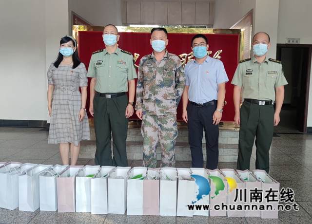 泸县海潮镇开展“八一”走访慰问活动