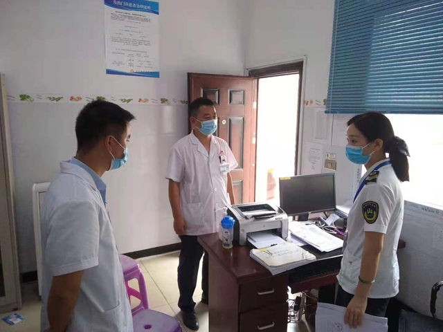 合江县卫生和计划生育监督执法大队抓实医疗机构疫情防控工作(图3) 合江县卫生和计划生育监督执法大队抓实医疗机构疫情防控工作(图3)