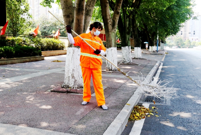 实拍！高温下的龙马人！(图9)