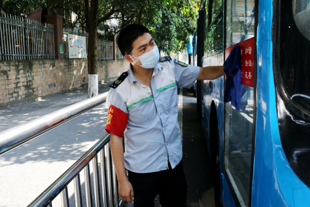 实拍！高温下的龙马人！(图13)