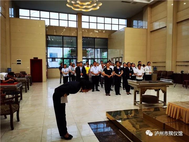 泸州首届殡仪服务员、公墓管理员培训落下帷幕(图3) 泸州首届殡仪服务员、公墓管理员培训落下帷幕(图3)