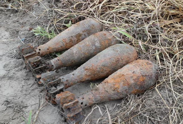 惊险！宜宾长宁一桥下发现4枚军用炮弹，其中一枚还有引信……
