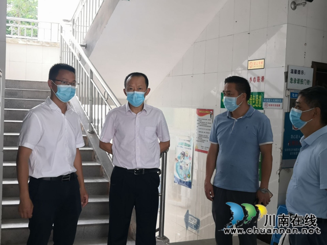 曾一洴到泸县百和镇督导河长制和疫情防控工作