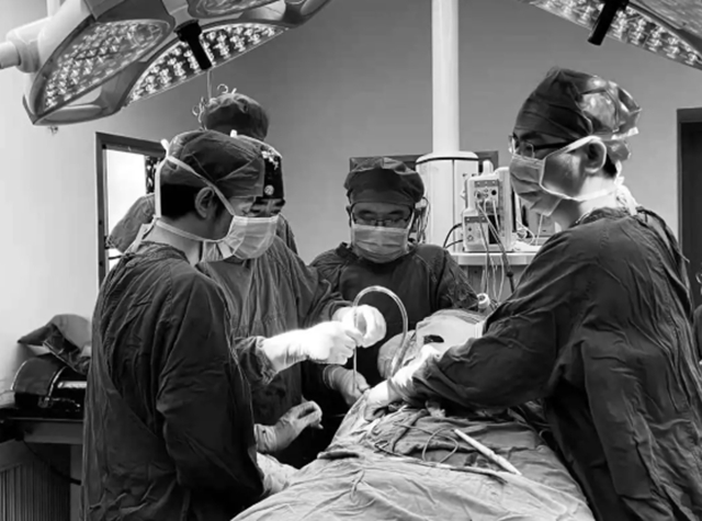 妈妈意外摔断腿，女儿却说“因祸得福”？(图2)