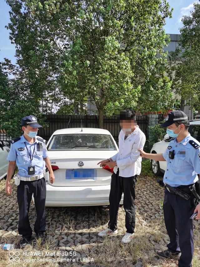 考了3次都没过!宜宾一男子竟花11000元买假驾驶证!结果……(图3) 考了3次都没过!宜宾一男子竟花11000元买假驾驶证!结果……(图3)