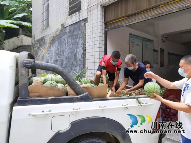 古蔺县皇华镇：爱心驰援，共抗风雨(图3)