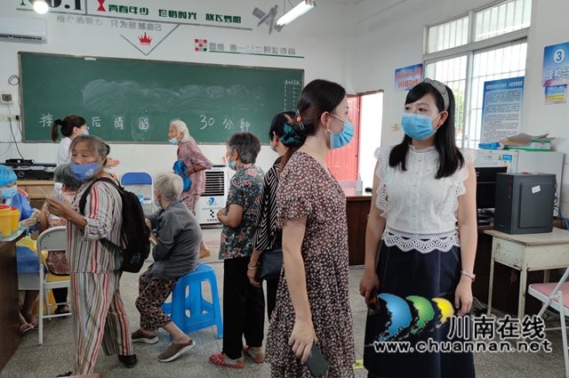 泸县海潮镇:开展疫情防控督查,筑牢疫情“防护墙”(图3) 泸县海潮镇:开展疫情防控督查,筑牢疫情“防护墙”(图3)