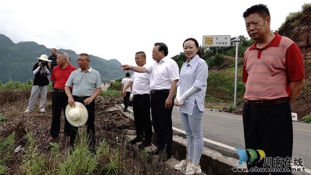 省扶贫基金会泸州分会赴古蔺调研指导产业扶贫“栋梁工程”工作(图2) 省扶贫基金会泸州分会赴古蔺调研指导产业扶贫“栋梁工程”工作(图2)