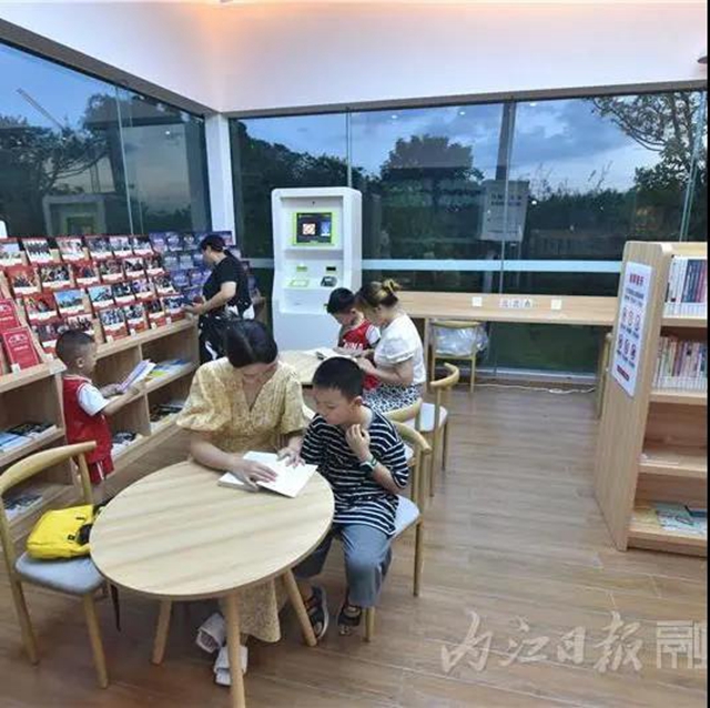 快来“打卡”！内江城区有个“24小时智慧书屋”，藏书1500余册(图10)