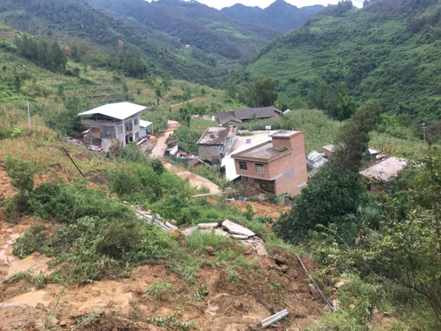 惊险！古蔺紧急撤离13户37人后，这里滑坡了...(图3)