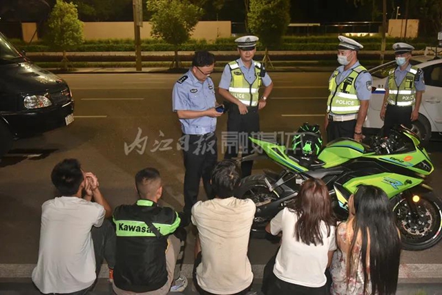 多路追击半个城！昨夜今晨，内江交警拉网设伏逮“赛摩”(图2)