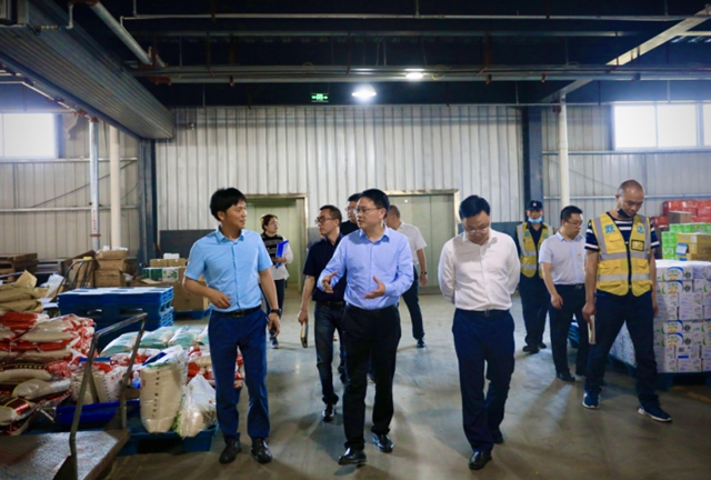 泸州高新区管委会主任张程率队开展五一节前安全检查(图1)