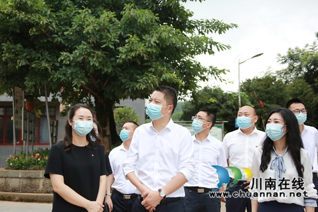 叙永县委书记廖俊调研中国沈酒庄(图2) 叙永县委书记廖俊调研中国沈酒庄(图2)