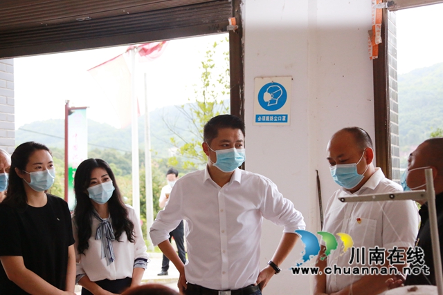 叙永县委书记廖俊调研中国沈酒庄(图4) 叙永县委书记廖俊调研中国沈酒庄(图4)