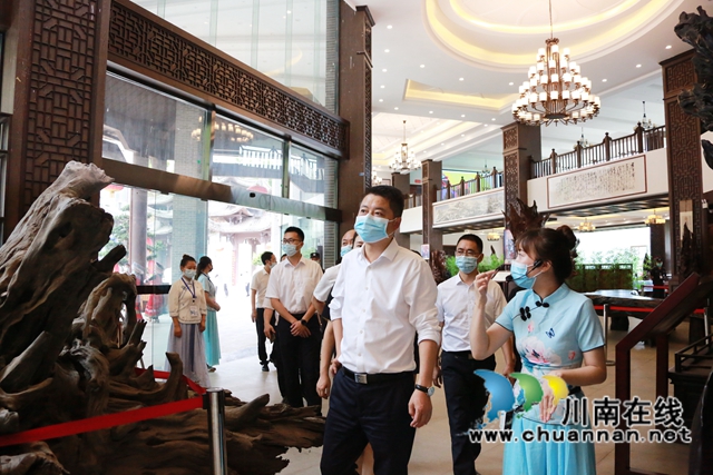 叙永县委书记廖俊调研中国沈酒庄(图6) 叙永县委书记廖俊调研中国沈酒庄(图6)