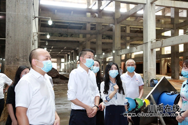 叙永县委书记廖俊调研中国沈酒庄(图22) 叙永县委书记廖俊调研中国沈酒庄(图22)