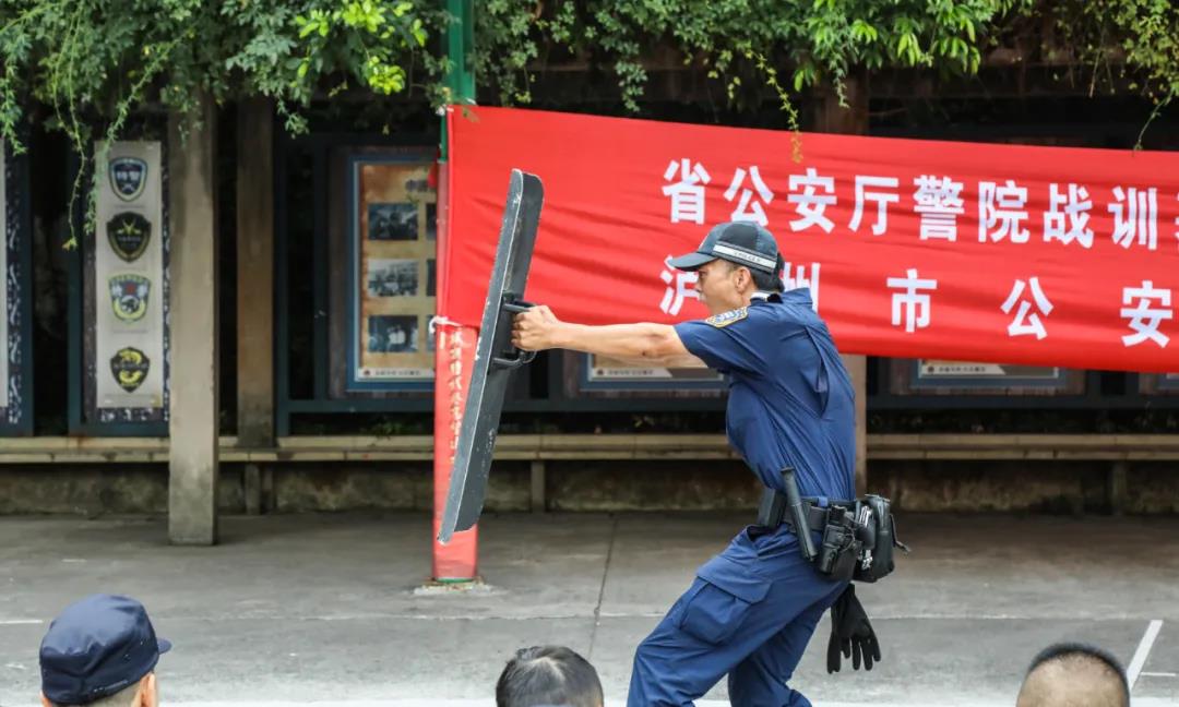 江阳：聚力实战炼铁军 铸牢警魂砺精兵(图15)