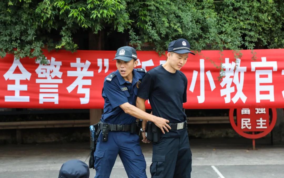 江阳：聚力实战炼铁军 铸牢警魂砺精兵(图13)