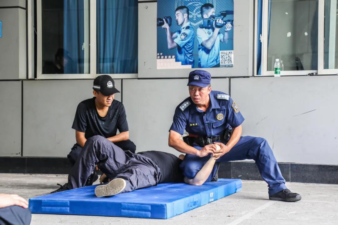 江阳：聚力实战炼铁军 铸牢警魂砺精兵(图10)