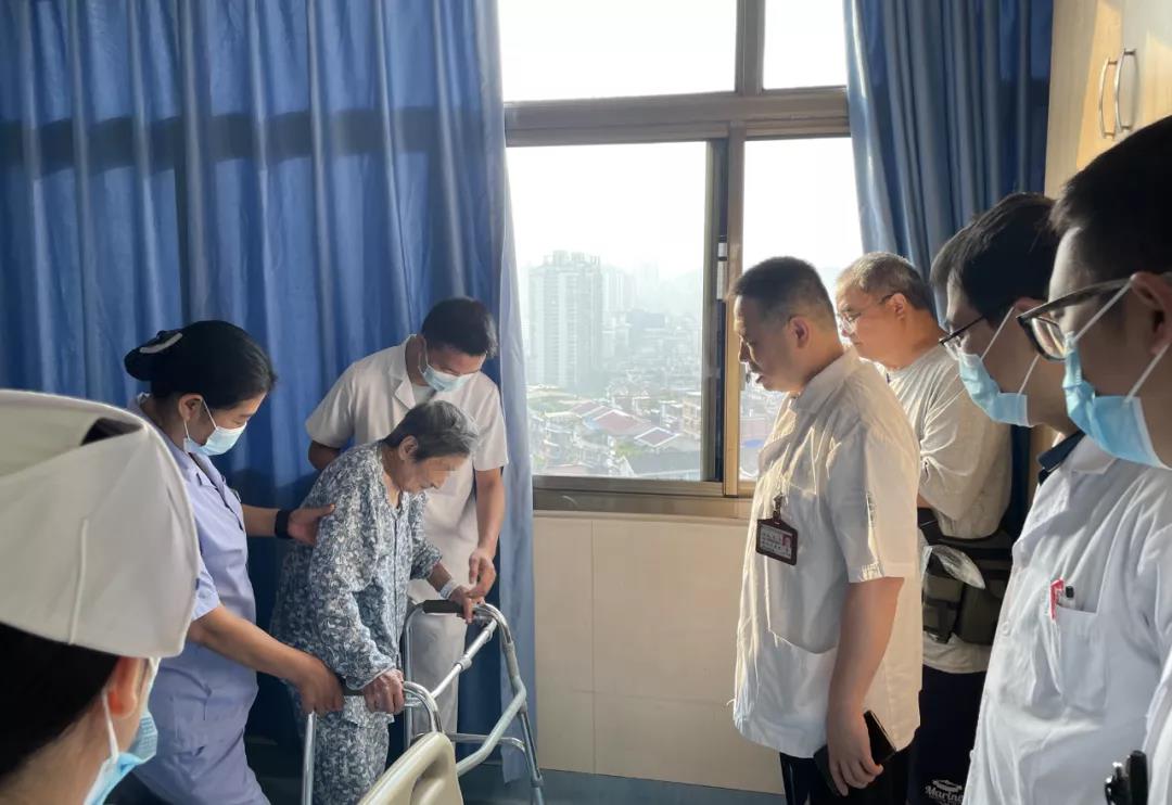 泸州99岁婆婆术后三天竟……(图5) 泸州99岁婆婆术后三天竟……(图5)