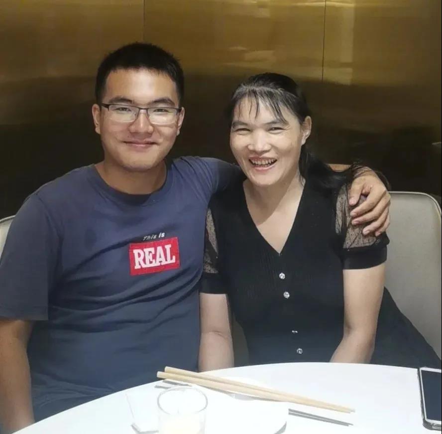 被拐23年！宜宾这对双胞胎终于团聚了！回家之后……(图12)