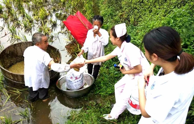 泸州福欣医院连续五年开展“上山下乡助农秋收”活动！(图3)