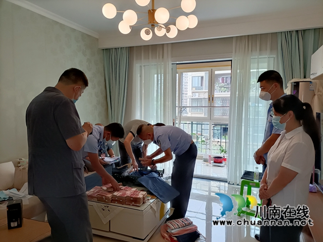 纳溪区法院依法强制搜查出现金73万余元(图2)