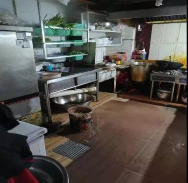 泸州市食品安全“红黑榜”(第九期)(图7) 泸州市食品安全“红黑榜”(第九期)(图7)