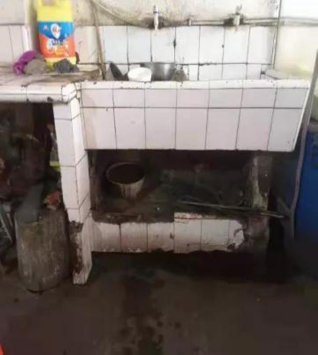 泸州市食品安全“红黑榜”(第九期)(图23) 泸州市食品安全“红黑榜”(第九期)(图23)