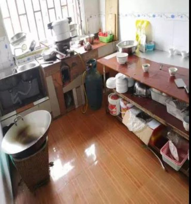 泸州市食品安全“红黑榜”(第九期)(图25) 泸州市食品安全“红黑榜”(第九期)(图25)