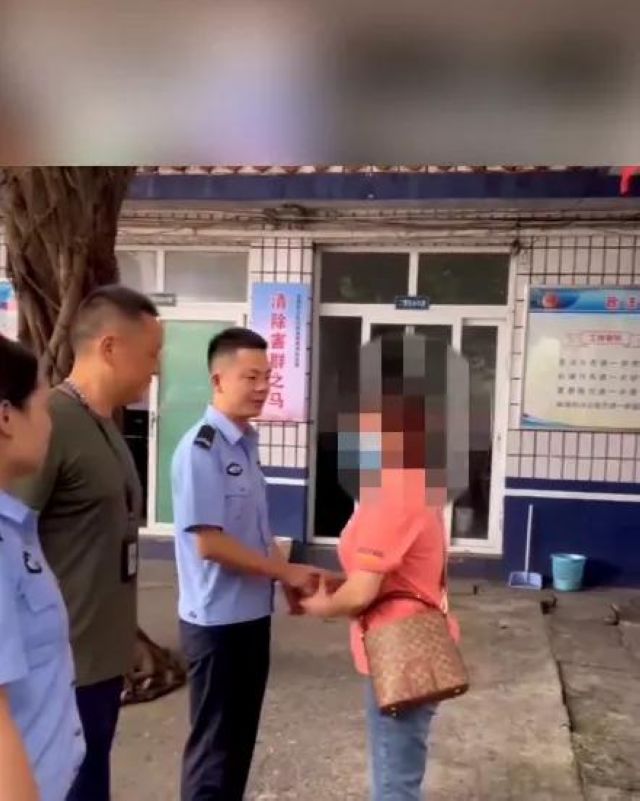 宜宾一女子差点被诈骗10万!民警火速冲进宾馆……(图6) 宜宾一女子差点被诈骗10万!民警火速冲进宾馆……(图6)
