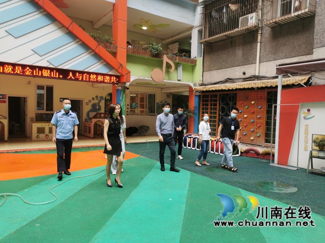 江阳区北城街道“开学季”开展校园周边安全检查