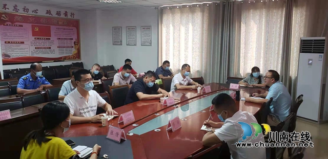 龙马潭:落实“一支队伍管执法”“两个责任”贯通联动(图2) 龙马潭:落实“一支队伍管执法”“两个责任”贯通联动(图2)