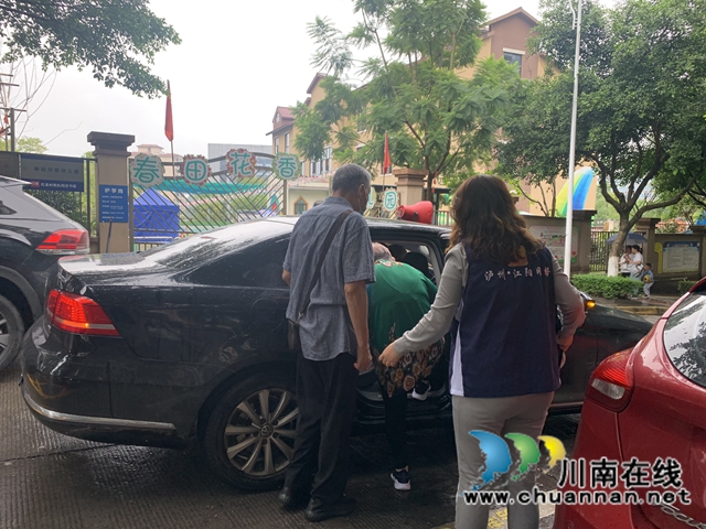 江阳区华阳街道开展疫苗接种专车接送服务活动