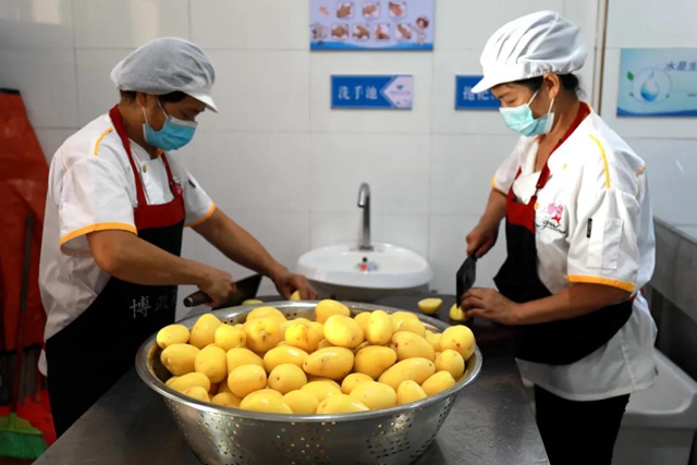 快看！这里是泸州十八中“御膳房”！(图7)