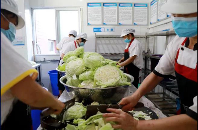 快看！这里是泸州十八中“御膳房”！(图6)