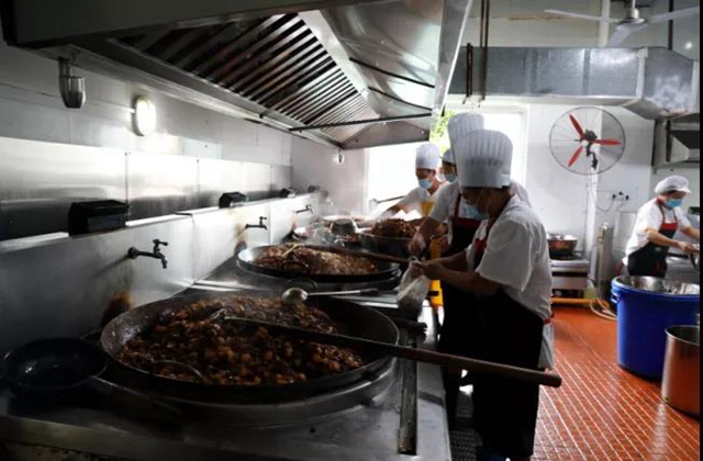 快看！这里是泸州十八中“御膳房”！(图16)