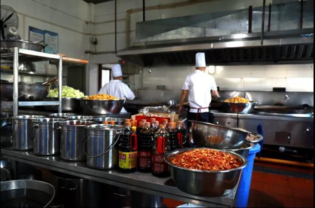 快看！这里是泸州十八中“御膳房”！(图18)