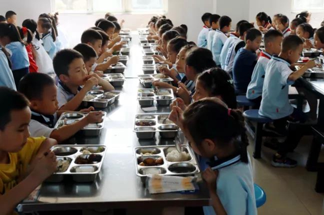 快看！这里是泸州十八中“御膳房”！(图30)